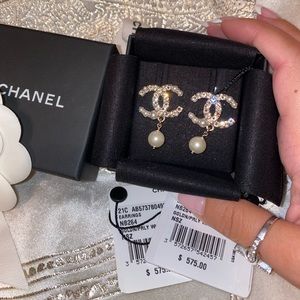 BNWT Chanel CC Earrings